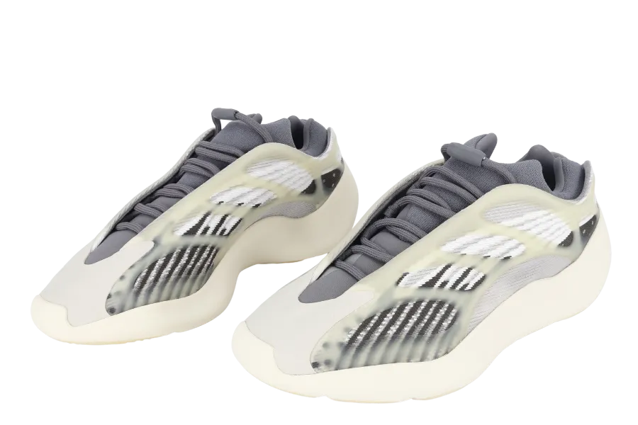 ADIDAS YEEZY 700 V3 FADE SALT SIZE UK 9 WITH BOX