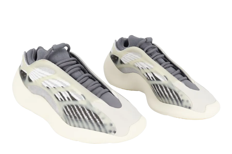 ADIDAS YEEZY 700 V3 FADE SALT SIZE UK 9 WITH BOX
