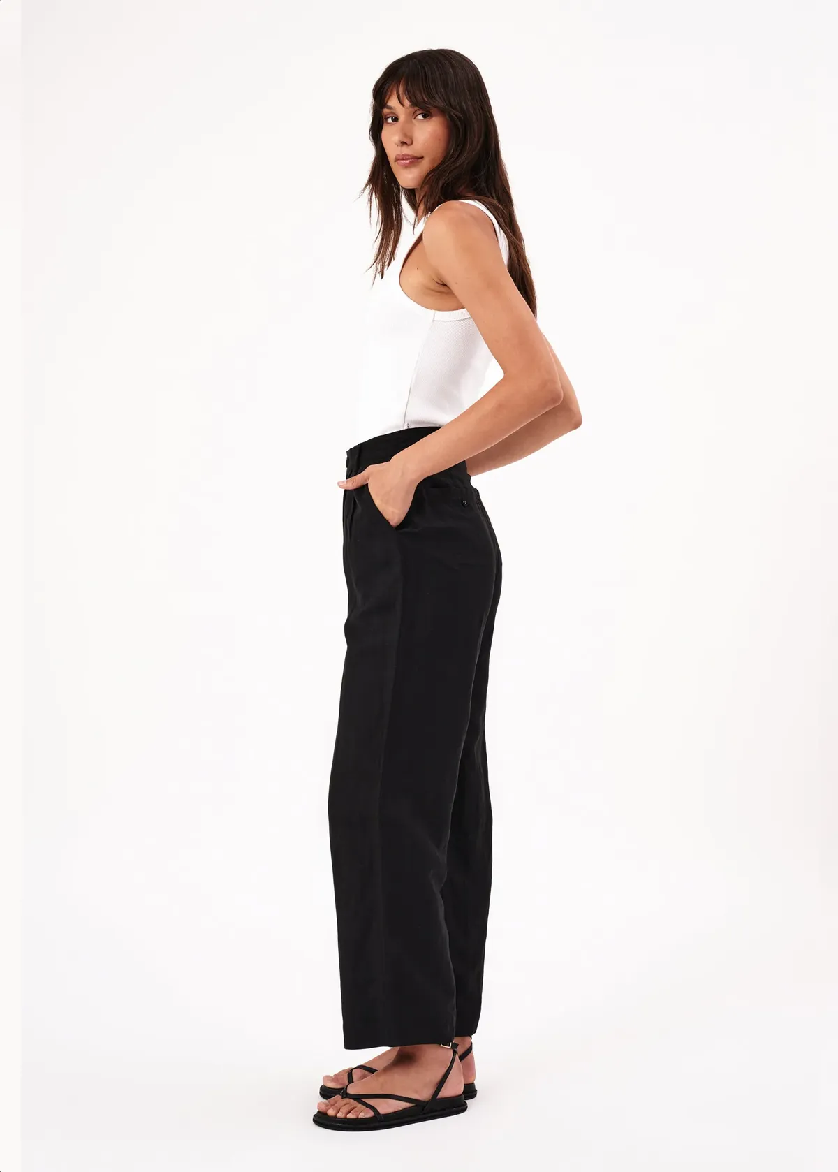Chloe Black Linen Pleat Pant <br> <i> ankle length </i>