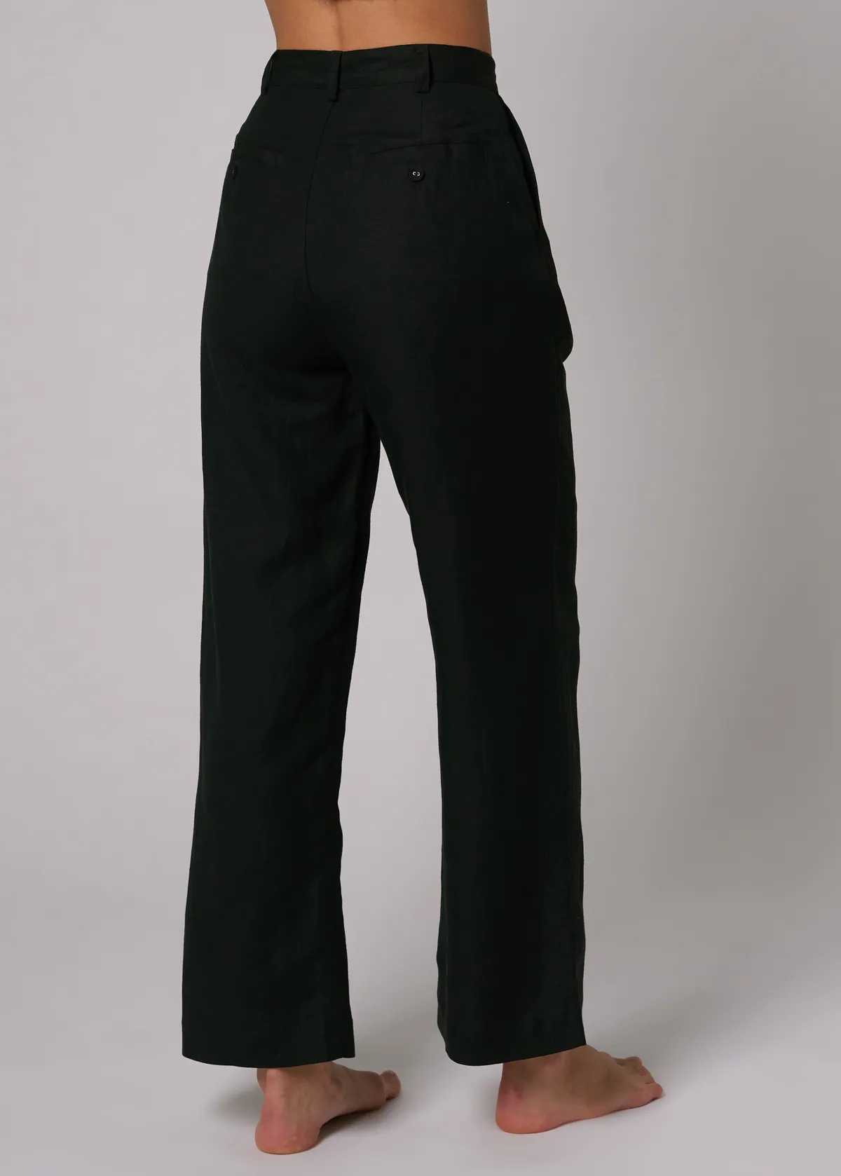 Chloe Black Linen Pleat Pant <br> <i> ankle length </i>