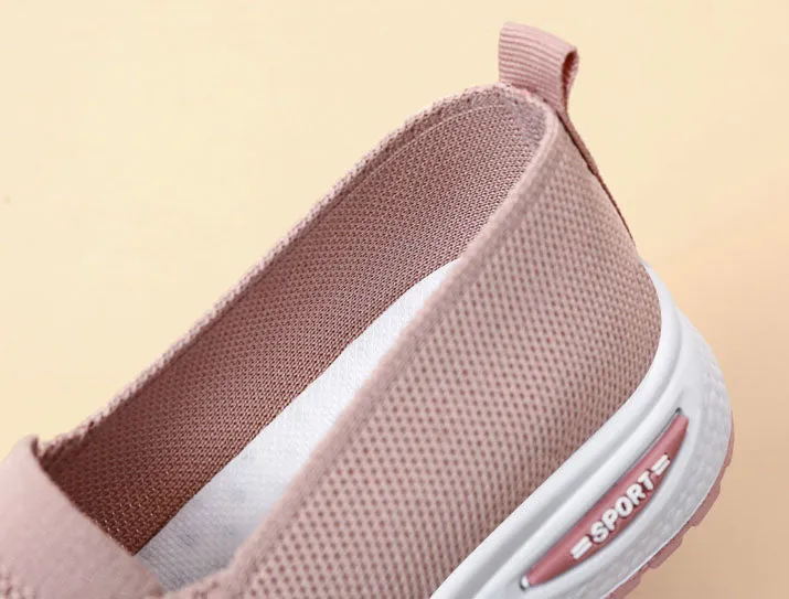 Classic and Casual Slip-On Sneakers for Women - Soft and Slip-Resistant