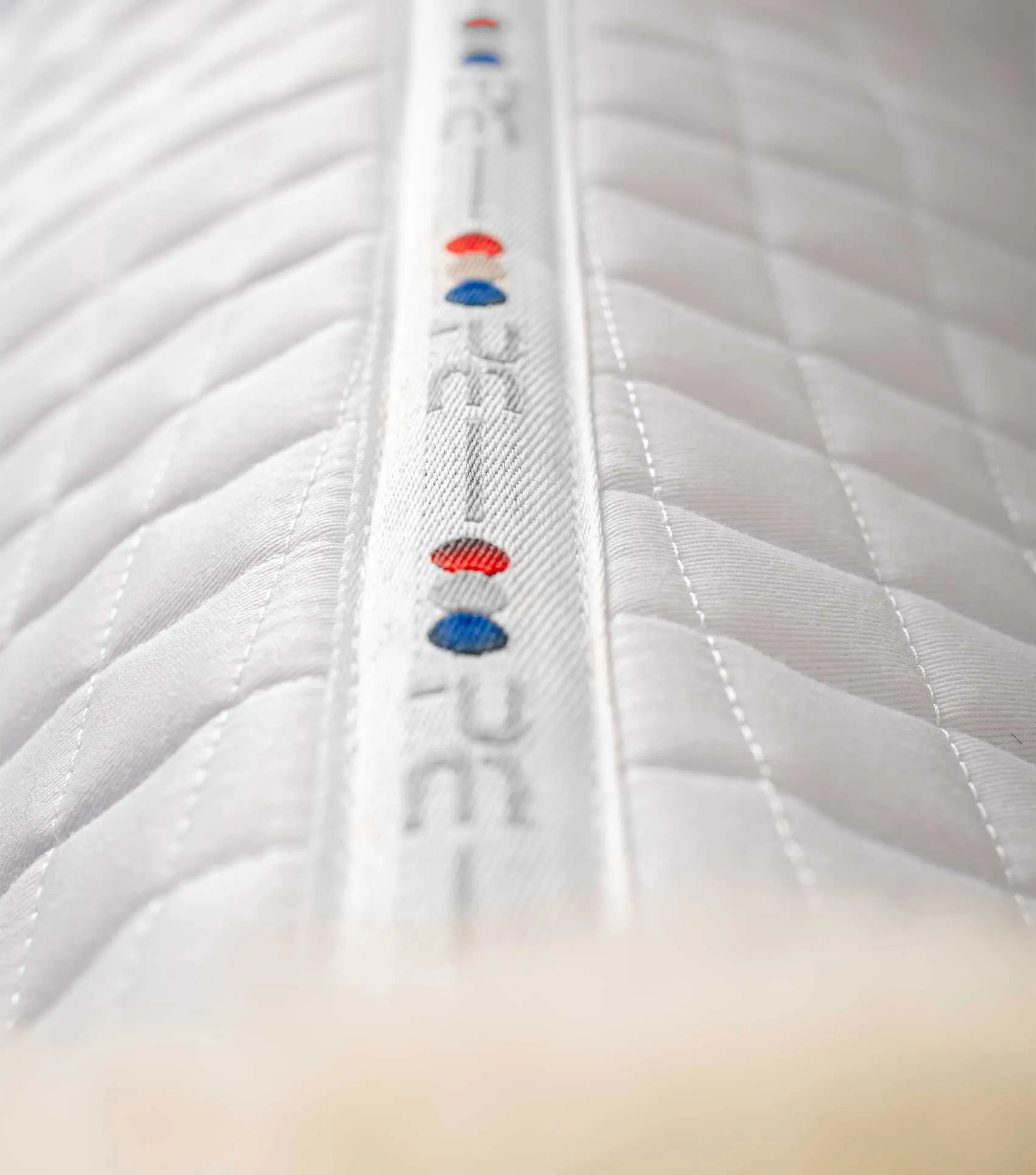 Close Contact Merino Wool European Saddle Pad - GP/Jump Square White/Natural Wool