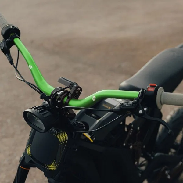 Full-E Charged High-Rise Handlebar 31.8mm Green