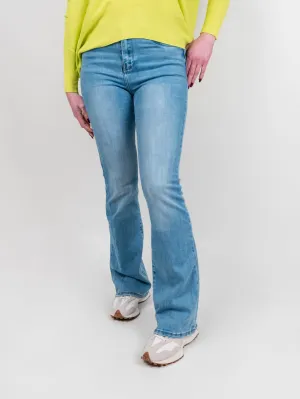 Jeans chiaro elasticizzato a zampa