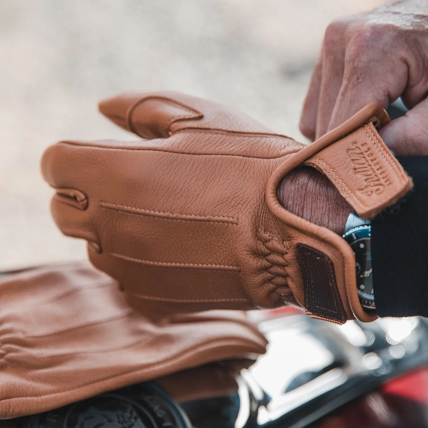Men's Deerskin Strap Glove, Tan