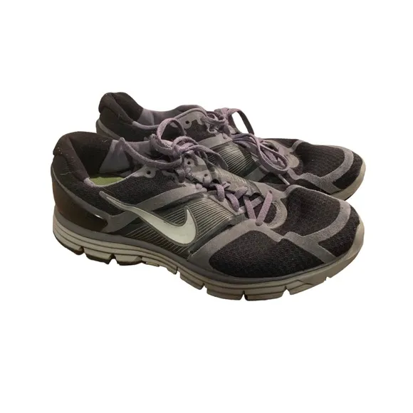 Nike gray and black outdoor men's running sneakers shoes size 10