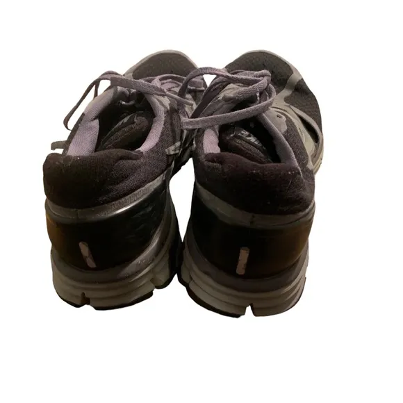 Nike gray and black outdoor men's running sneakers shoes size 10