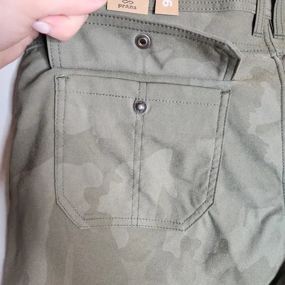 NWT Prana Halle Short ll 5&quot; Green Sage Camo.  Women's size 16