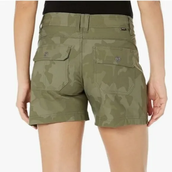 NWT Prana Halle Short ll 5&quot; Green Sage Camo.  Women's size 16