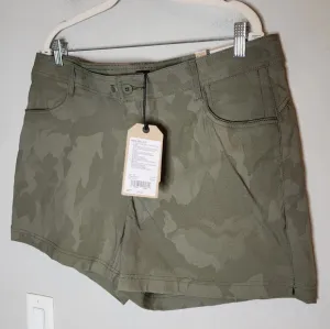 NWT Prana Halle Short ll 5&quot; Green Sage Camo.  Women's size 16