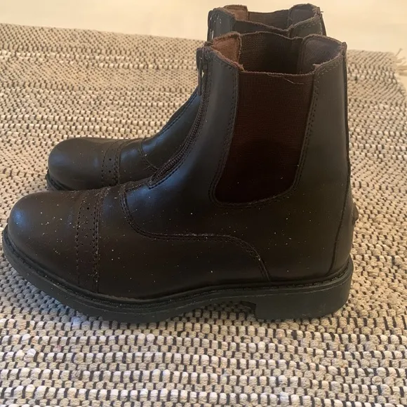 Tuff Rider Riding Boots. Size 4 Girl.