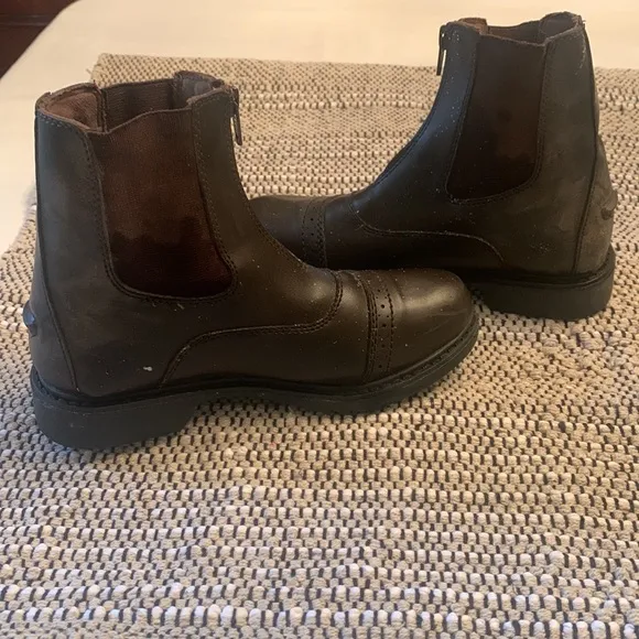 Tuff Rider Riding Boots. Size 4 Girl.